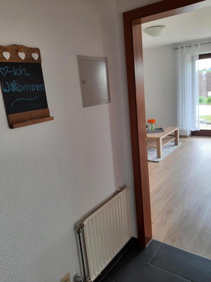 Moderne Wohnung Im Grunen Mit Schoner Terasse Тетнанг Екстериор снимка