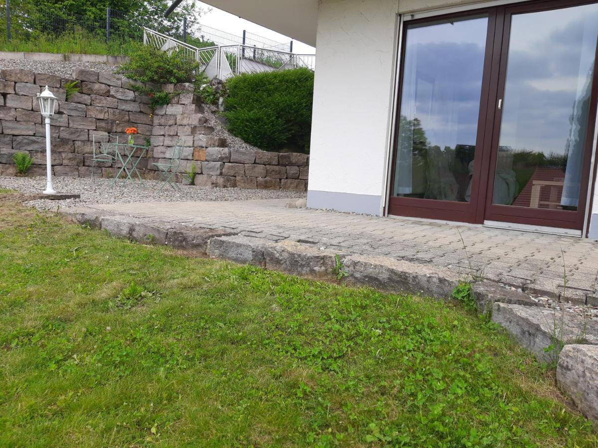 Moderne Wohnung Im Grunen Mit Schoner Terasse Тетнанг Екстериор снимка